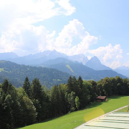 Pfeiffer Alm Am Sonnenhang Mit Blick Auf Die Zugspitze Garmisch-Partenkirchen Buitenkant foto