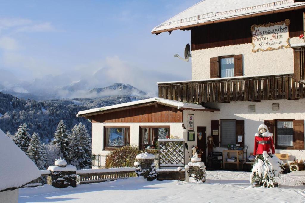 Pfeiffer Alm Am Sonnenhang Mit Blick Auf Die Zugspitze Garmisch-Partenkirchen Buitenkant foto